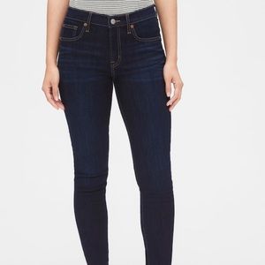 Gap true skinny dark wash jeans